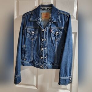 Like New- Women's Levi's Denim Jean Jacket- Size M